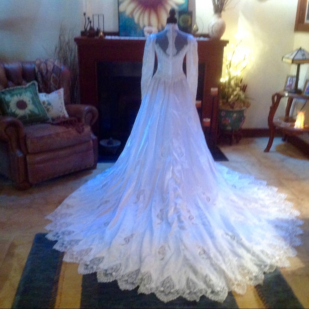 Wedding dress